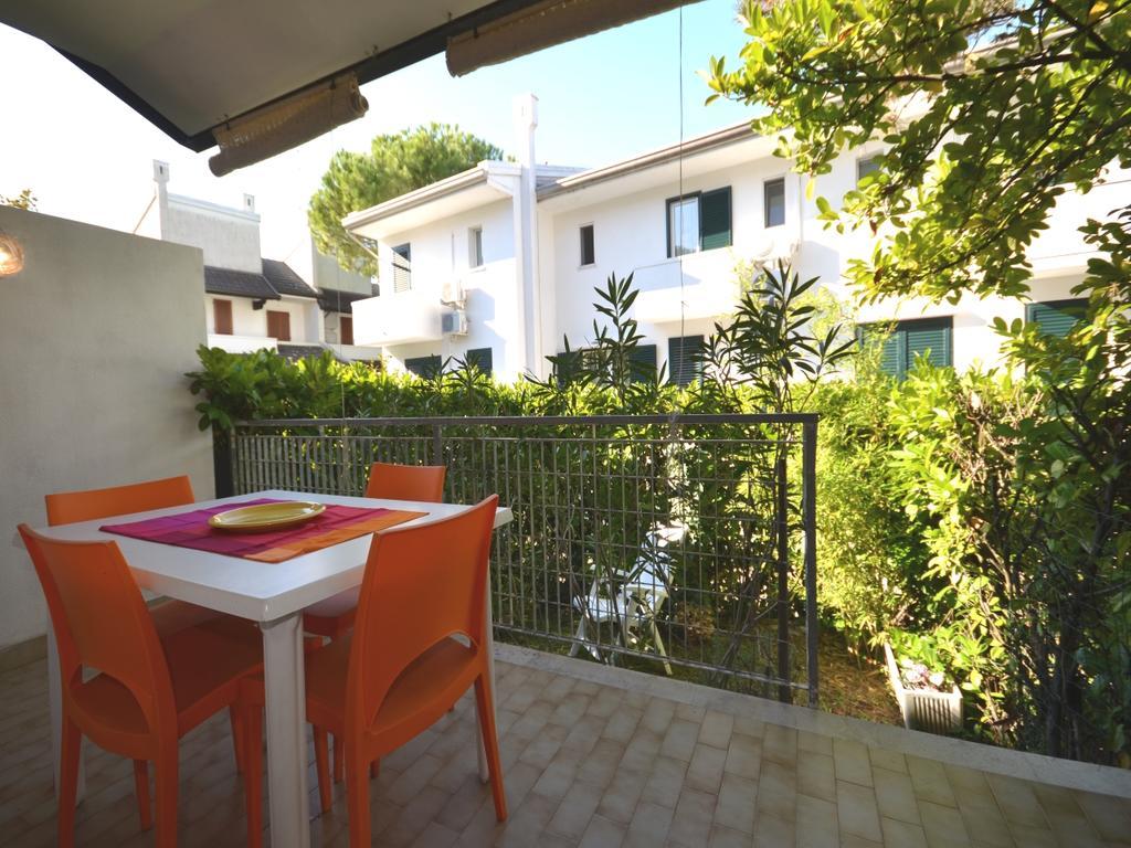 Villa Betty Lignano Sabbiadoro Esterno foto